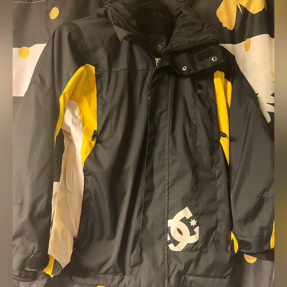 Super cute yellow and black DC sneakers jacket small